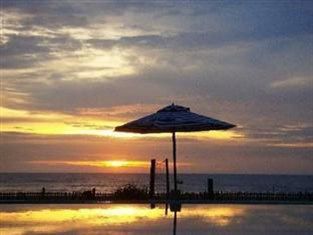 Saffron Beach Hotel Wadduwa Exterior foto